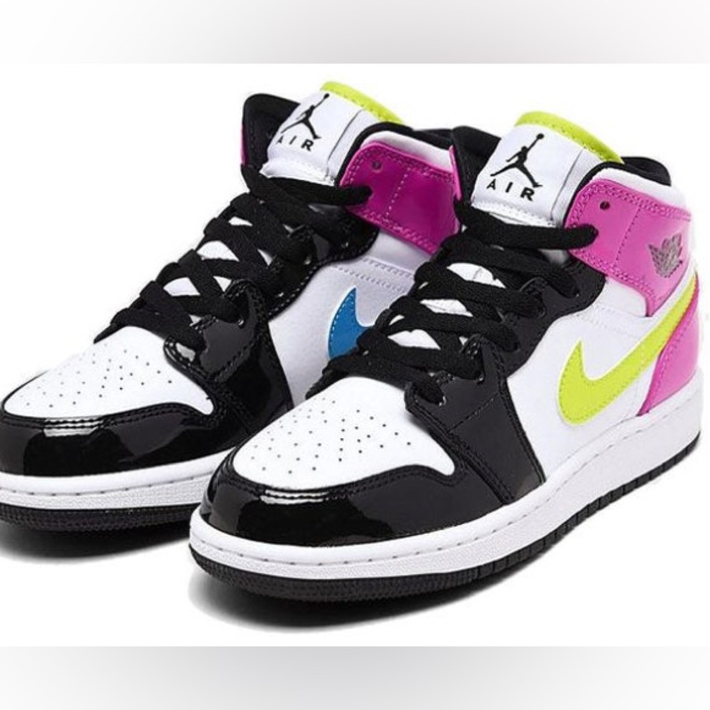 Jordan 1s cyber pink